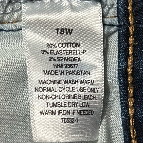 A.N.A A New Approach High Rise Flare Jeans - Picture 10 of 10